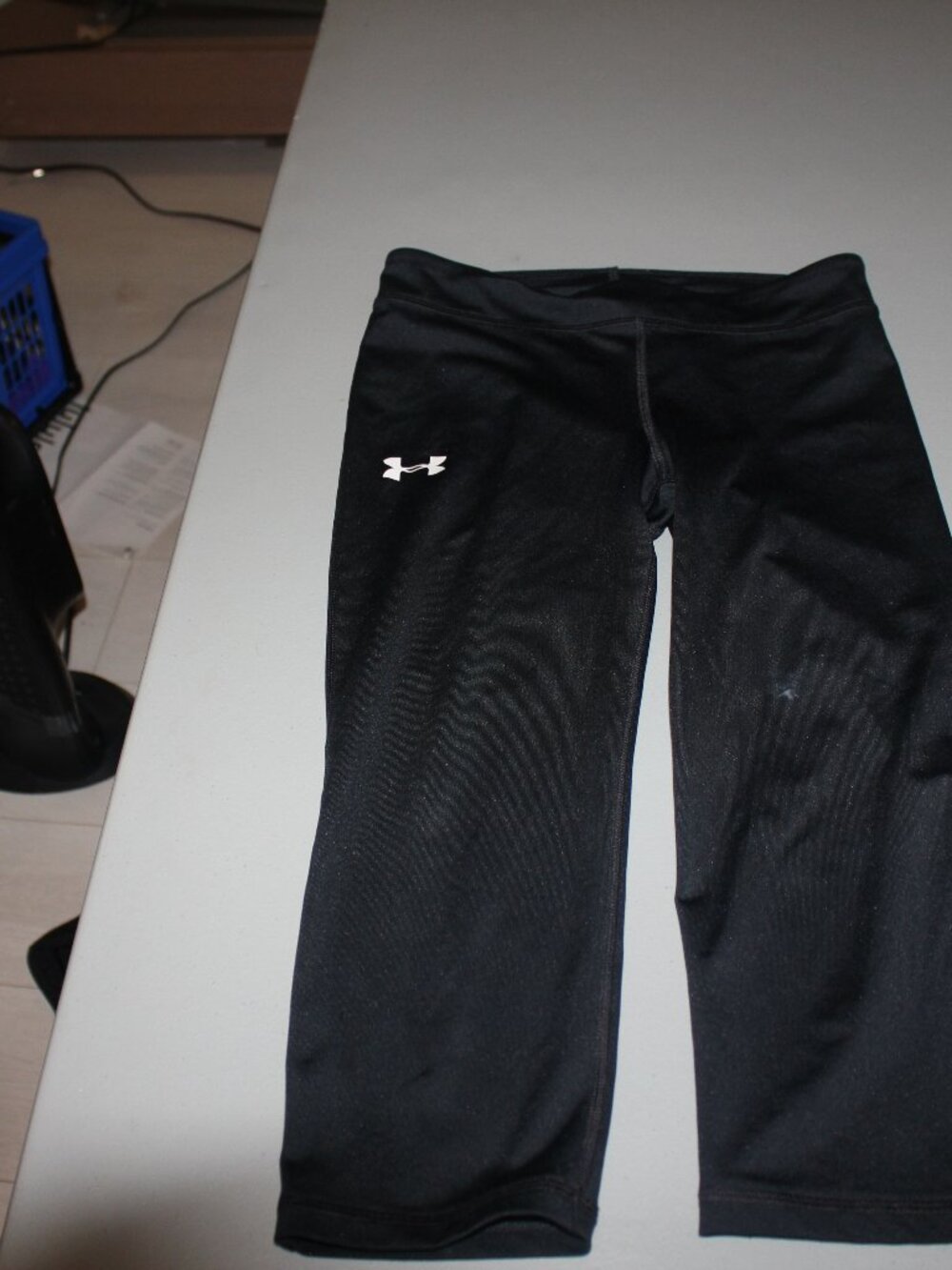 Black Under Armour Athletic Capris Size Medium